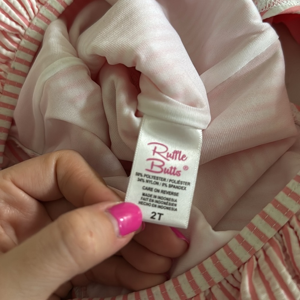 Rufflebutts Seersucker Scoopback Ruffle One Piece Swimsuit Pink and white 2T - Picture 5 of 6